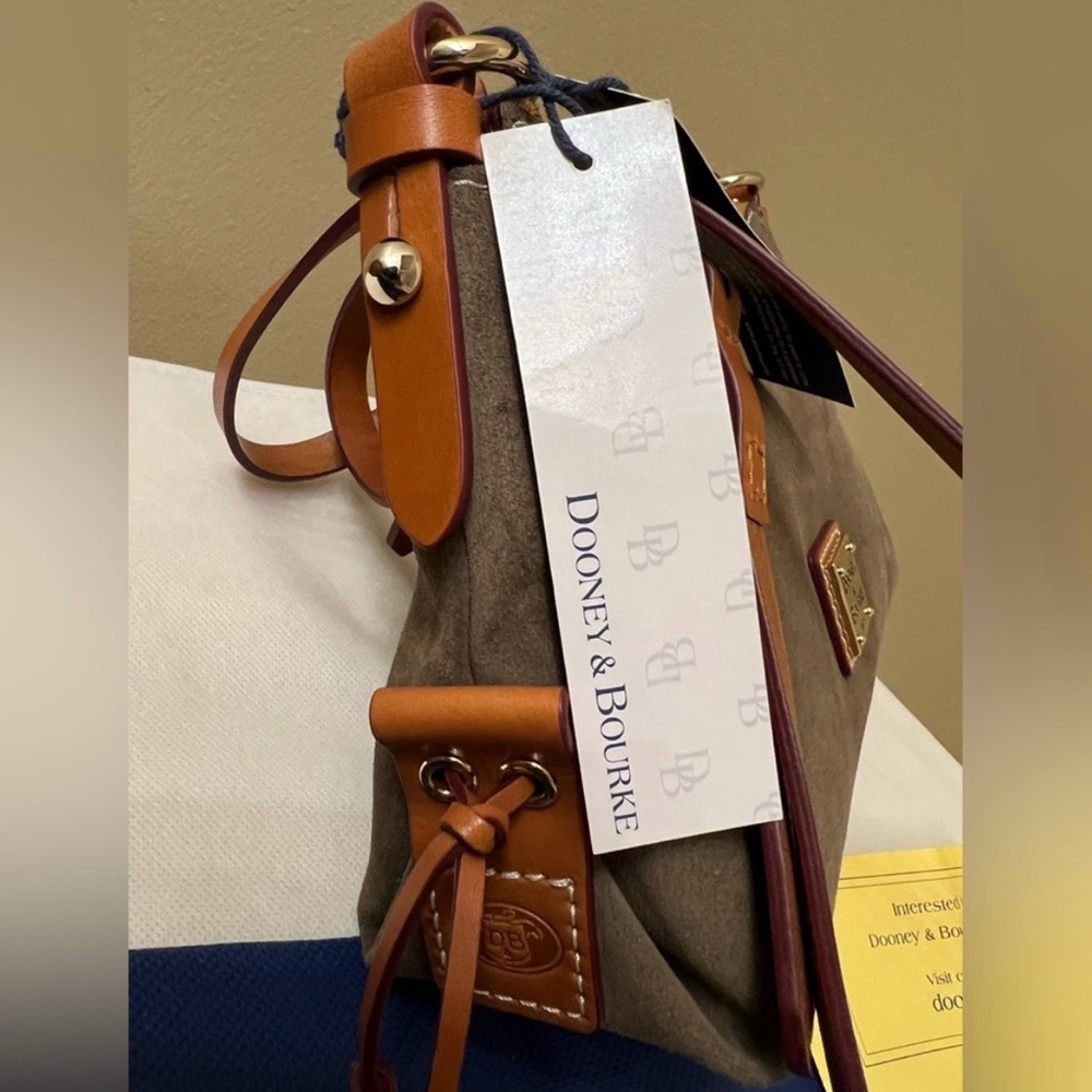 Dooney & Bourke Vtg NWT Tracy Italian Suede Bag
Shoulder/Crossbody retail $279 - Picture 6 of 10